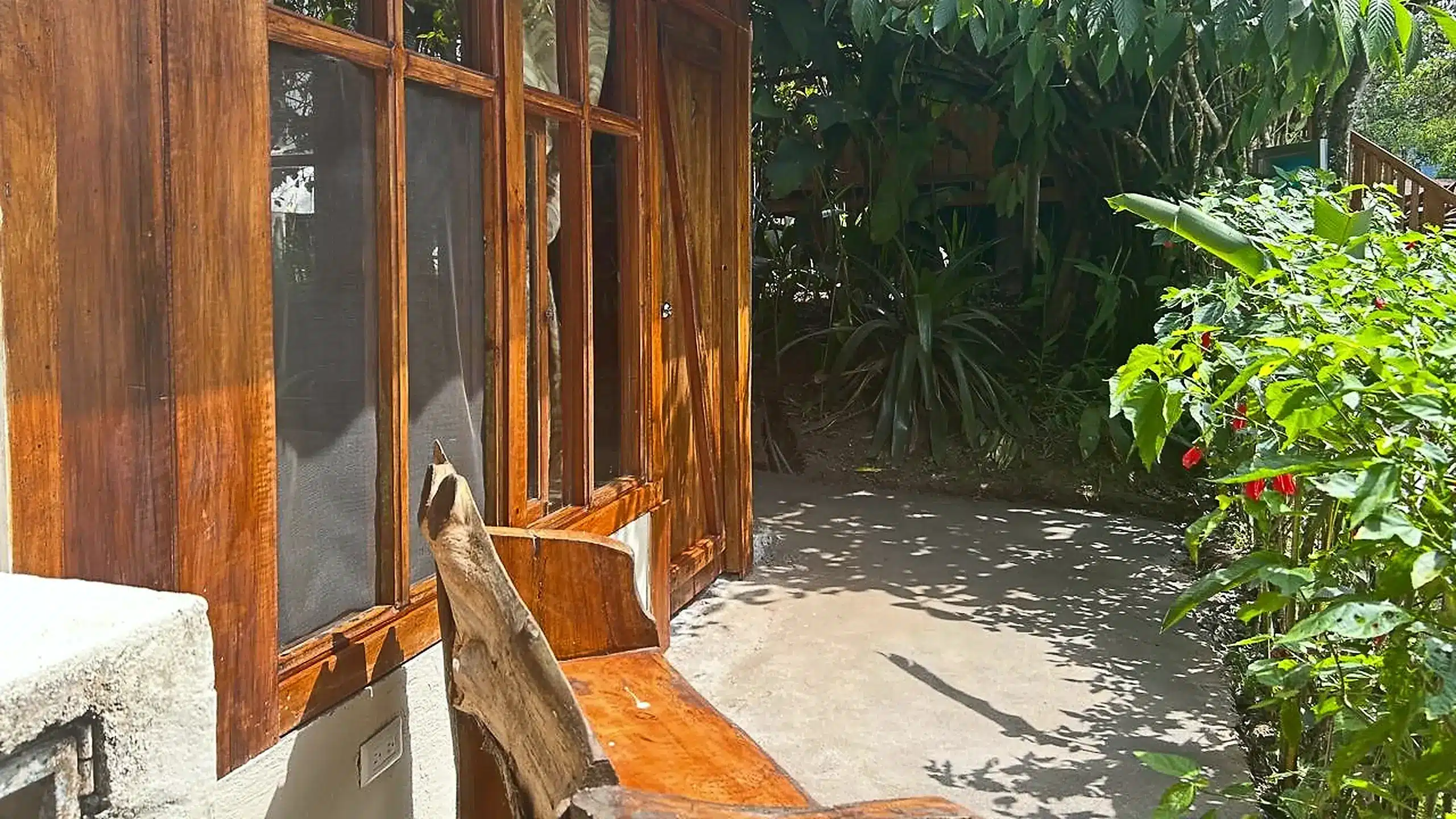 Exterior de nueva cabaña en Mindo