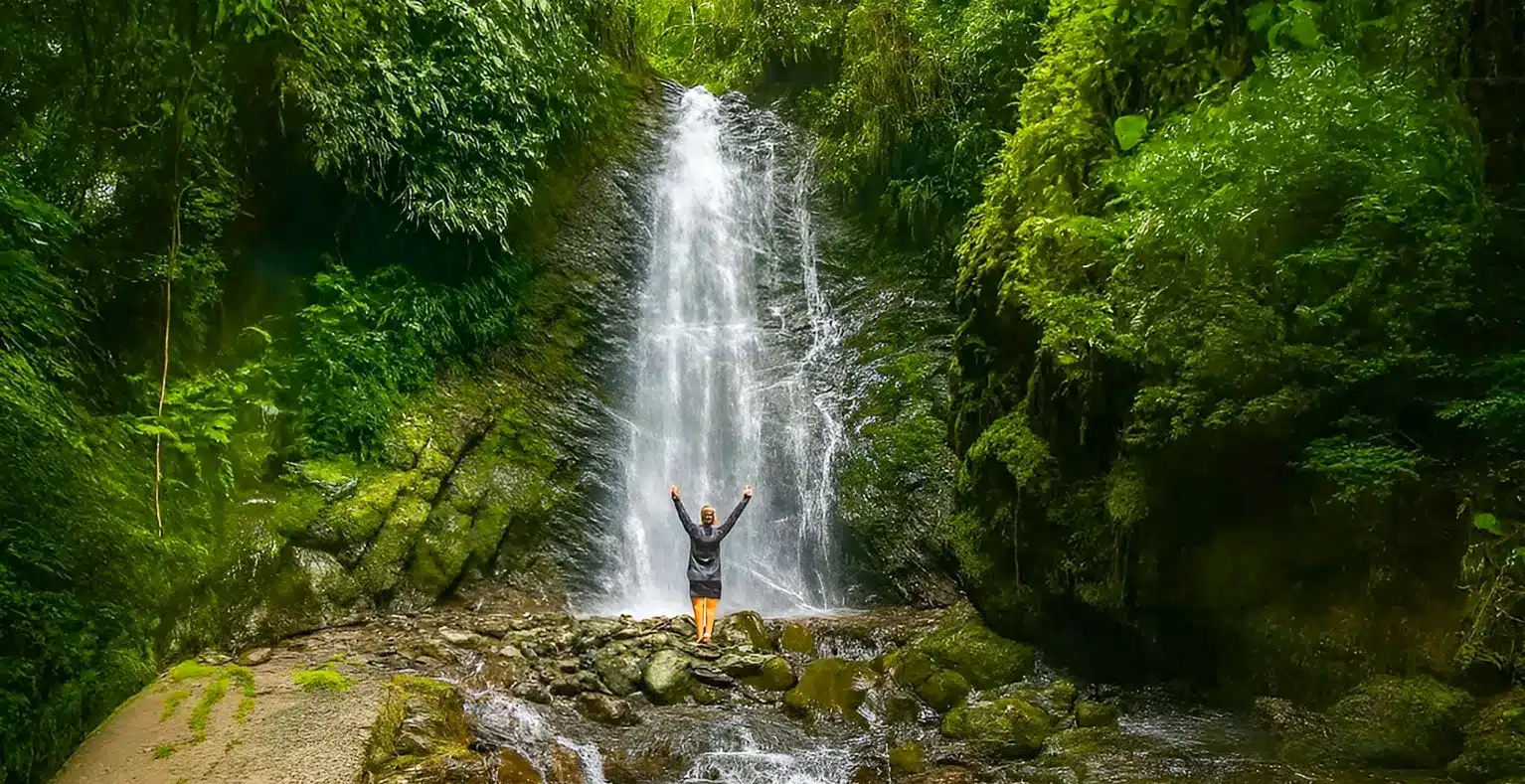 Qué llevar para caminatas y actividades en Mindo